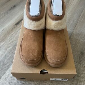 UGG Tan Ankle Boots with Cream Fur